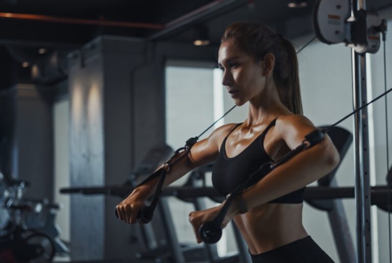 Προπονήσεις σώματος στην παραλία