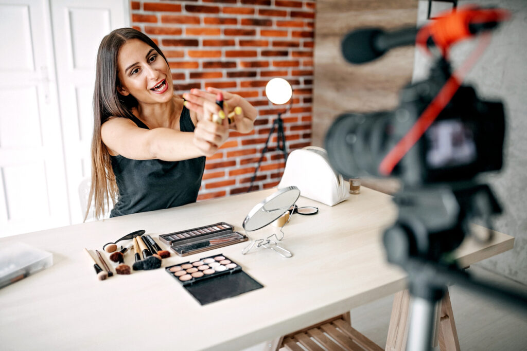 Learn How to Get Paid on Social Media – ViewerDigest.com