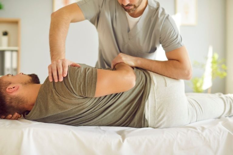 Weighing the Benefits and Risks of Chiropractic Treatment
